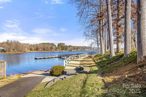 7933 Cherry Point Dr, Denver, NC 28037 photo 6