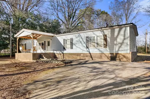 7933 Cherry Point Dr, Denver, NC 28037