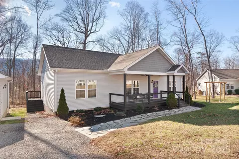 349 Ridge View Dr, Clyde, NC 28721