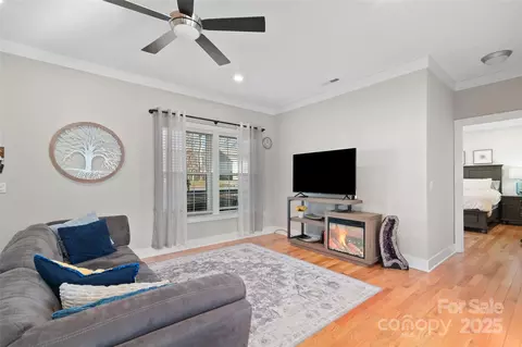 Living - 349 Ridge View Dr, Clyde, NC 28721 photo 2 of 3
