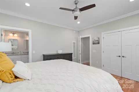 Bedroom - 349 Ridge View Dr, Clyde, NC 28721 photo 2 of 5