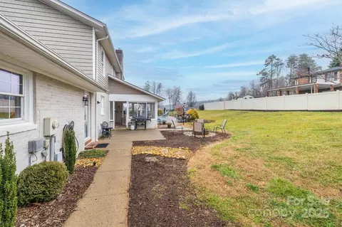 4105 S Fork Ave, Hickory, NC 28602 photo 3