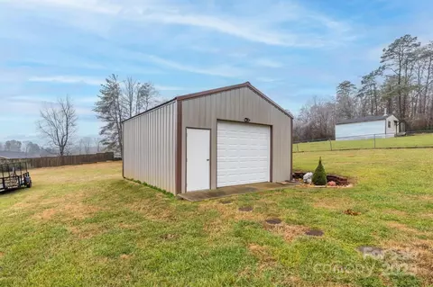 4105 S Fork Ave, Hickory, NC 28602 photo 6