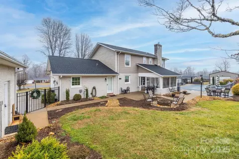 4105 S Fork Ave, Hickory, NC 28602 photo 2