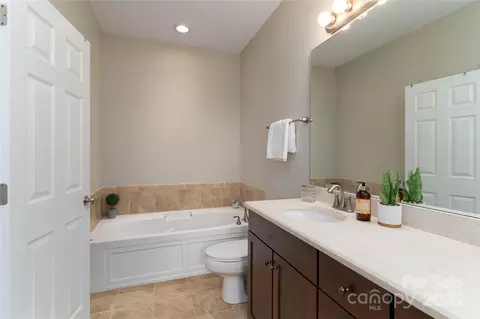 Bath - 211 Harbour Place Dr, Davidson, NC 28036 photo 3 of 5