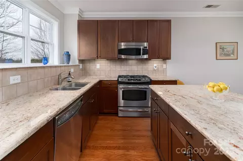 Kitchen - 211 Harbour Place Dr, Davidson, NC 28036 photo 2 of 2