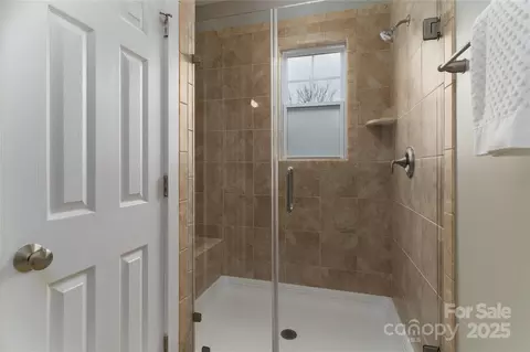 Bath - 211 Harbour Place Dr, Davidson, NC 28036 photo 4 of 5