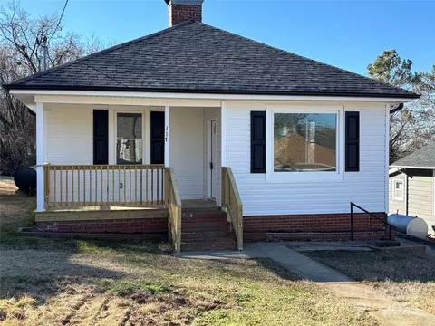 117 Falls Rd, Badin, NC 28009