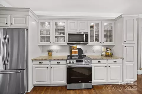 Kitchen - 9241 Legrand Dr, Terrell, NC 28682 photo 5 of 6