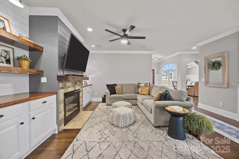 Living - 9241 Legrand Dr, Terrell, NC 28682 photo 2 of 2