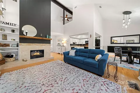 204 Riverview Ter, Lake Wylie, SC 29710