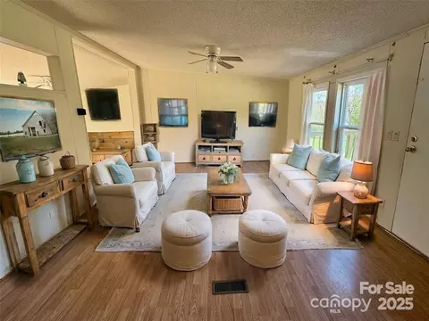 223 Jessica Lee Ln, Taylorsville, NC 28681