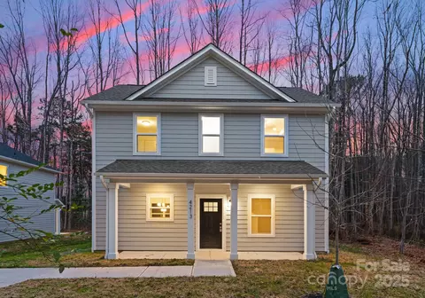 107 Fairview St, Mount Holly, NC 28120