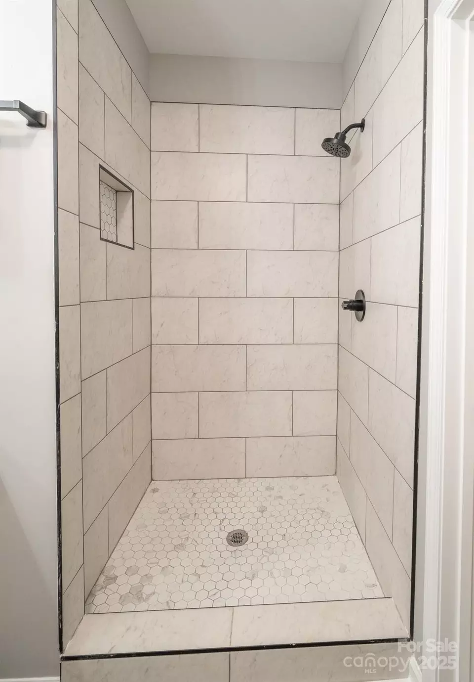 Bath - 117 Chavis Ln, Lincolnton, NC 28092 photo 2 of 5