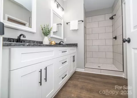 Bath - 117 Chavis Ln, Lincolnton, NC 28092 photo 1 of 5