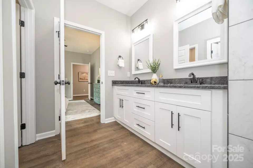 Bath - 117 Chavis Ln, Lincolnton, NC 28092 photo 3 of 5