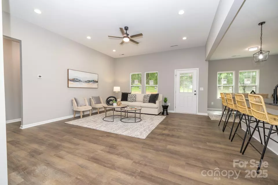 Living - 117 Chavis Ln, Lincolnton, NC 28092 photo 3 of 3
