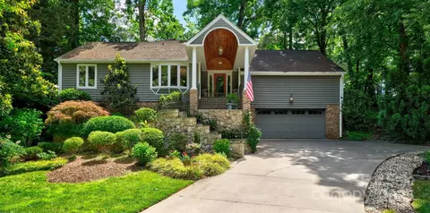 92 Heritage Dr, Clover, SC 29710