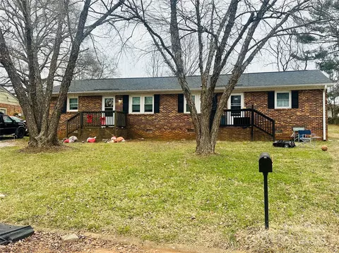 614616 Temple St, Kings Mountain, NC 28086
