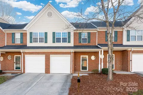 2041 Lennox Square Rd, Charlotte, NC 28210