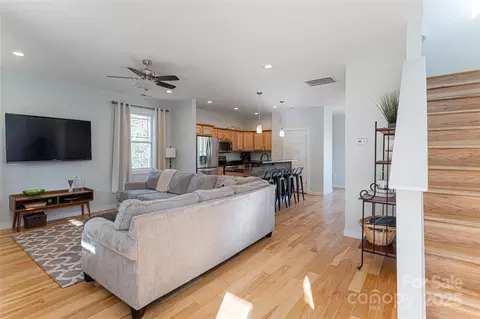 Living - 7 Pineview Rd, Fairview, NC 28730 photo 1 of 3