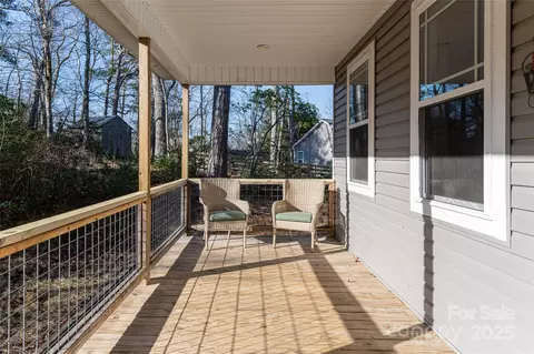 Exterior - 7 Pineview Rd, Fairview, NC 28730 photo 3 of 7