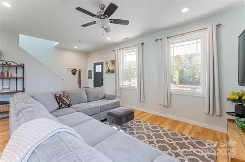 Living - 7 Pineview Rd, Fairview, NC 28730 photo 2 of 3