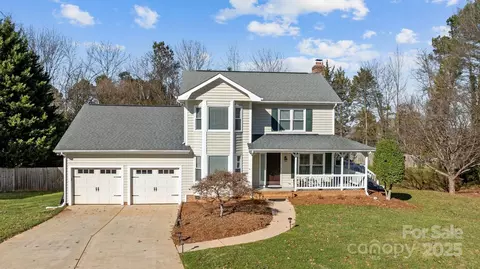 8049 Serendipity Ln, Charlotte, NC 28277
