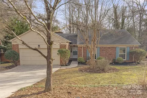 9232 Sardis Forest Dr, Charlotte, NC 28270
