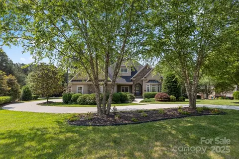 4150 Summit Ridge Ln, Denver, NC 28037