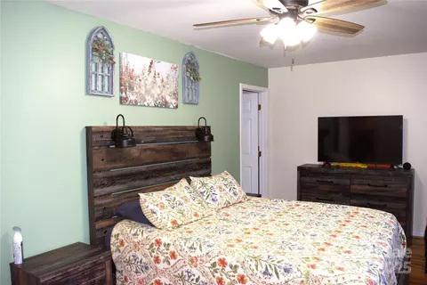 Bedroom - 2412 Shoal Rd, Crouse, NC 28033 photo 1 of 3