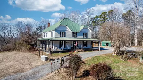 673 Cape Hickory Rd, Hickory, NC 28601