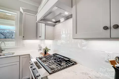 Kitchen - 3436 Greene Rd, Monroe, NC 28110 photo 4 of 6