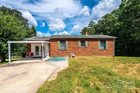 811 Kathy Ne Dr NE, Connelly Springs, NC 28612