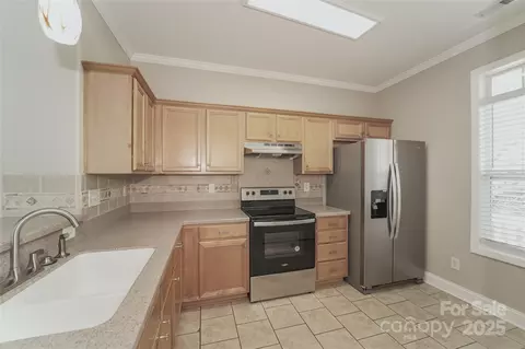 Kitchen - 19054 Long Pond Ln, Cornelius, NC 28031 photo 2 of 2