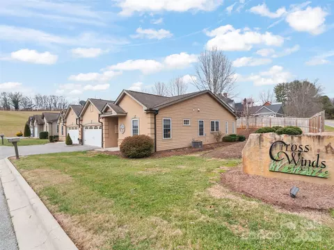 14 Cross Winds Dr, Clyde, NC 28721 photo 3
