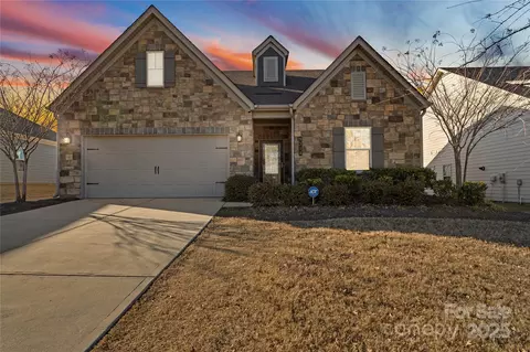9314 Dufaux Dr, Charlotte, NC 28278
