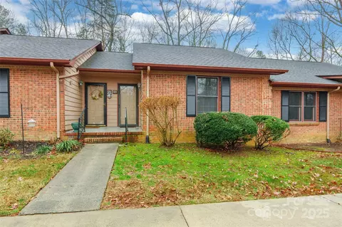 122 Ashleigh Ct, Fort Mill, SC 29715