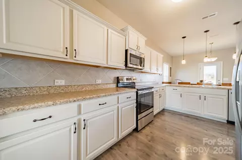 Kitchen - 324 Prosperous Path, Locust, NC 28097 photo 2 of 2