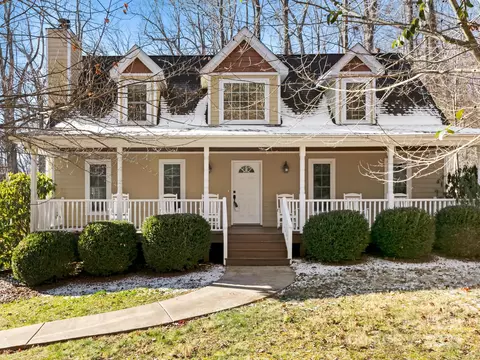 55 Squires Ln, Candler, NC 28715