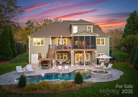 7542 Waterview Dr, Cornelius, NC 28031
