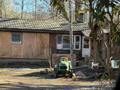 343 Flat Creek Valley Rd, Lake Toxaway, NC 28747