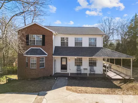 152 Eastcliff Se Dr SE, Concord, NC 28025