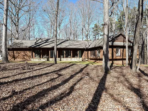 217 Wellington Dr, Matthews, NC 28104