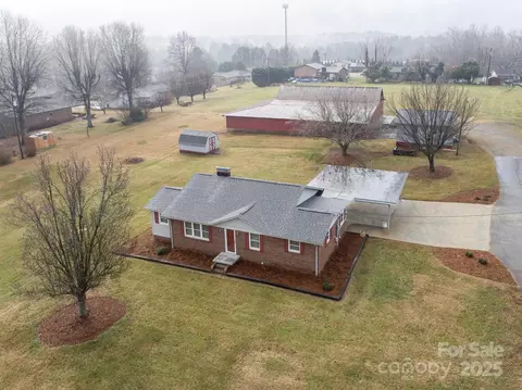 4267 Lower Cedar Valley Rd, Hudson, NC 28638
