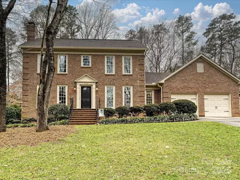 2016 Shannon Bridge Ln, Matthews, NC 28105