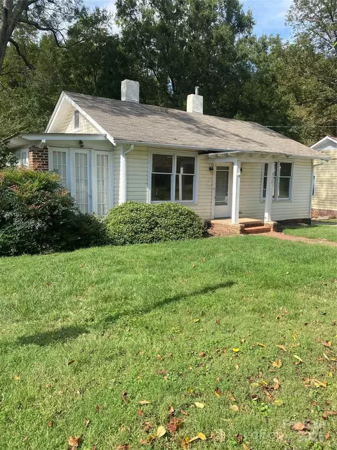 717 N Main St, Davidson, NC 28036
