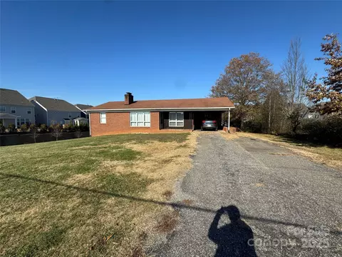 194 W Waterlynn Rd, Mooresville, NC 28117
