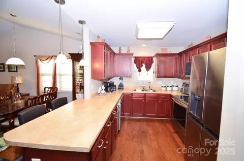 808 E Main St, Maiden, NC 28650 photo 7