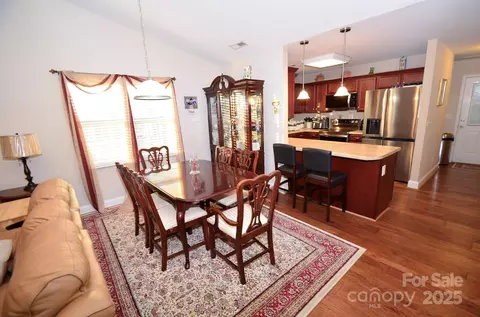 808 E Main St, Maiden, NC 28650 photo 4